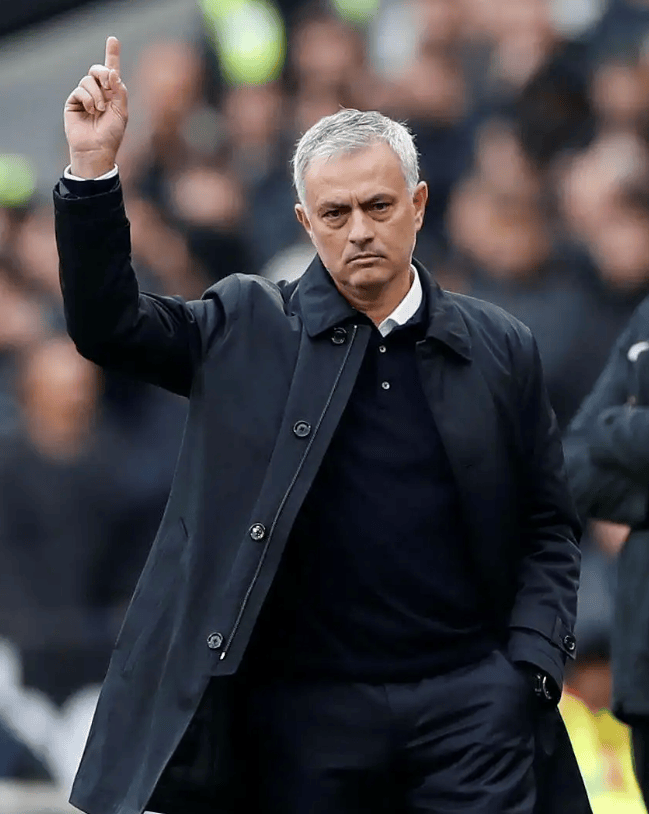 穆帅下家曝光！不会葡超，重返曼联成大热，酝酿复仇瓜帅